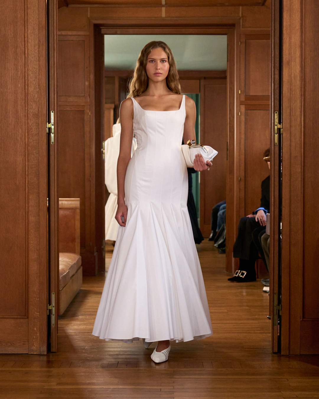 BF_JACQUEMUS_LACROISIERE_FRONT_LOOK_01_4_5.jpg