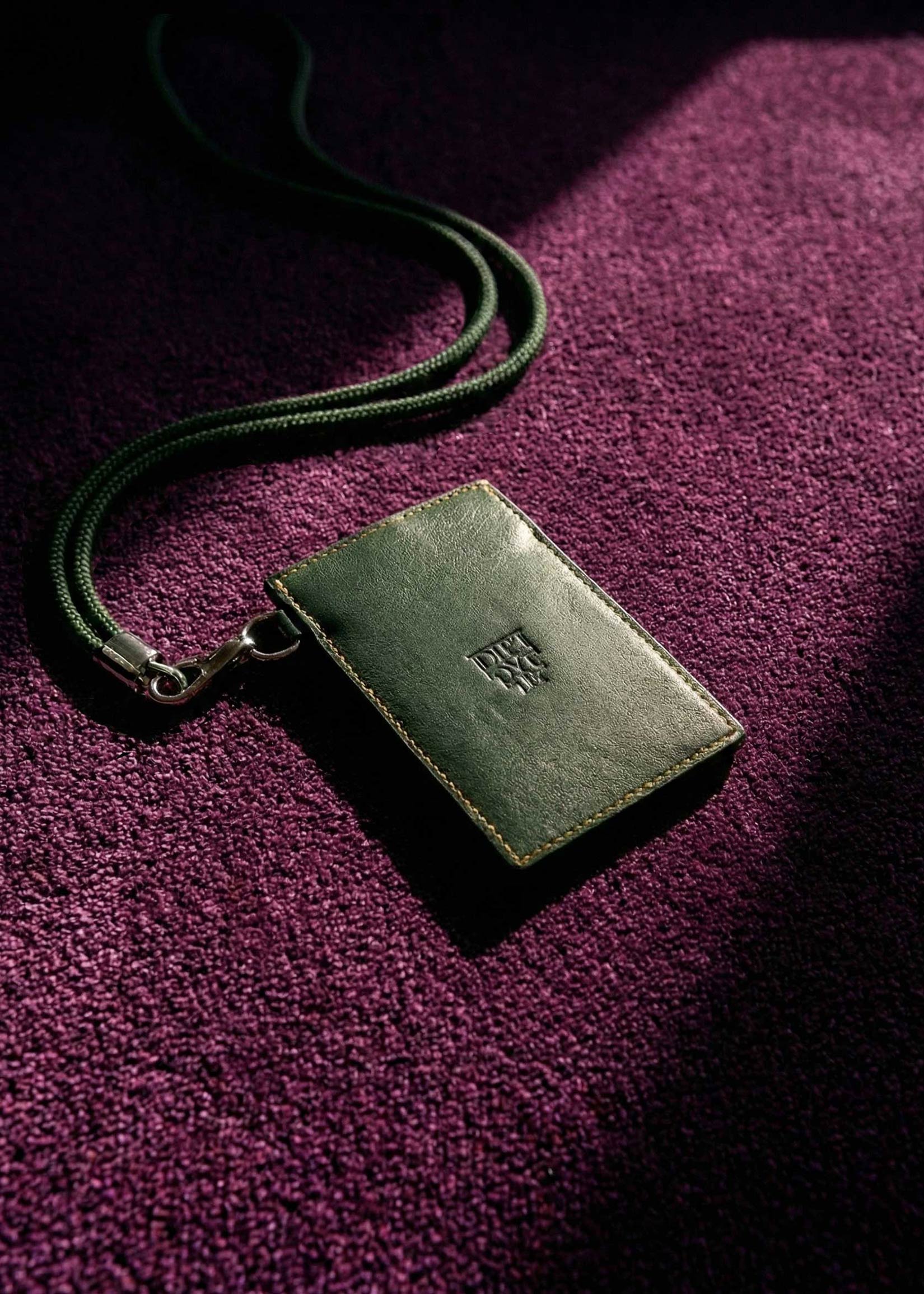 HEYLLO-Diptyque-porte-carte-03-1650×2310-1