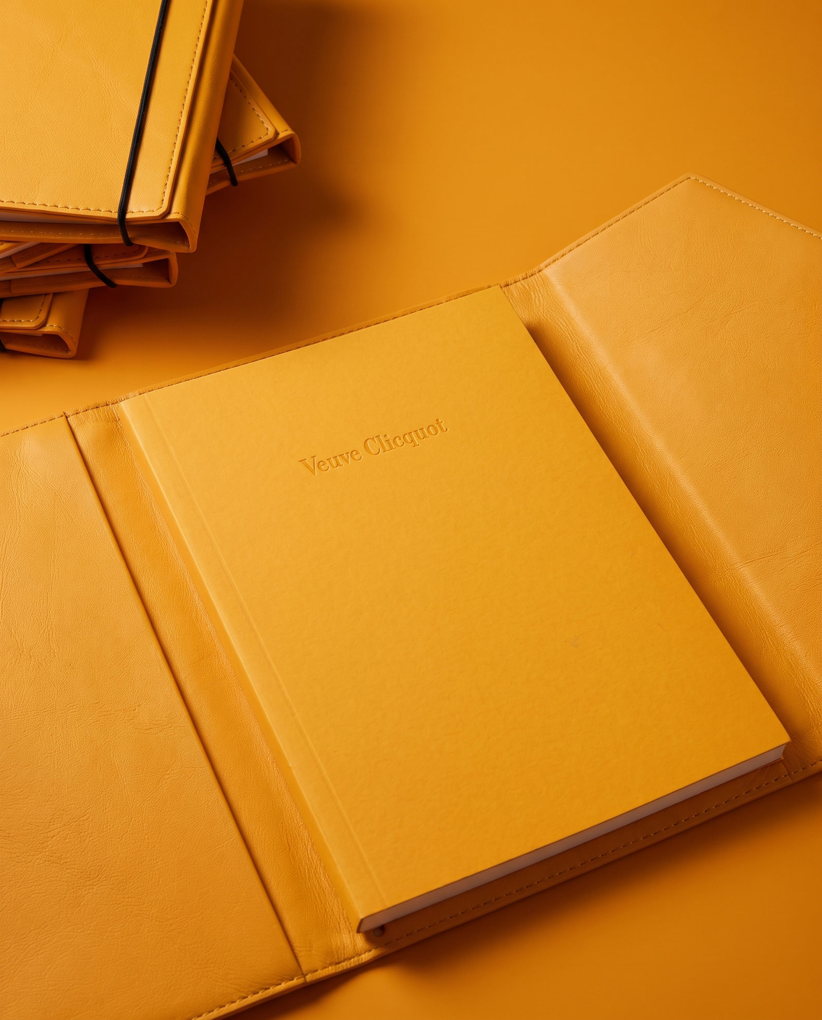 Veuve-Clicquot-notebook©heyllo-02
